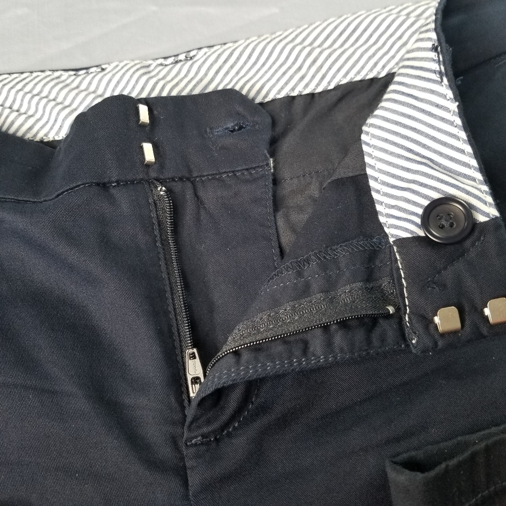 J C Penny Navy Capris View 3
